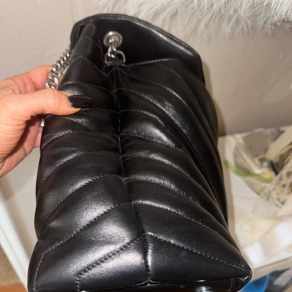 Yves Saint Laurent Black Quilted Shoulder Bag Large LouLou - Picture 5 of 6